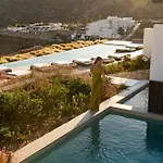 Ezio Bo Luxury Living ホテル 4*